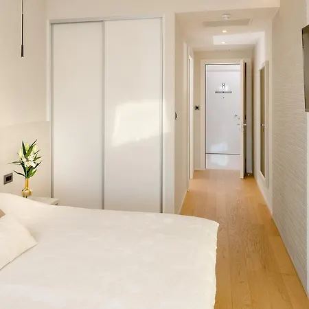Bel Etage Luxury Rooms Guest house 4*